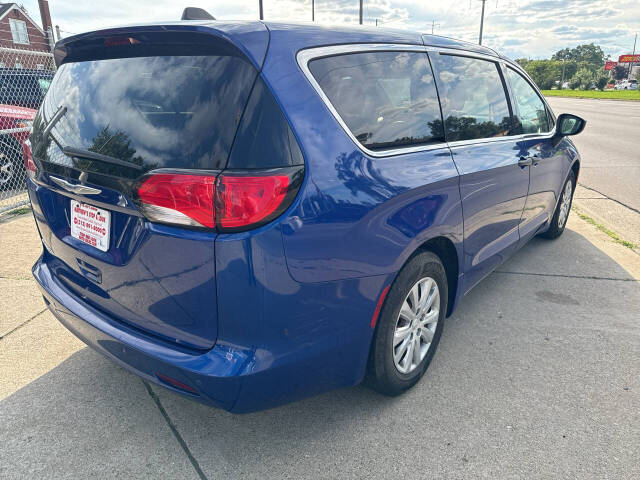 2019 Chrysler Pacifica for sale at Matthew's Stop & Look Auto Sales in Detroit, MI