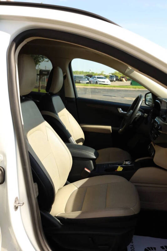 2020 Ford Escape Titanium