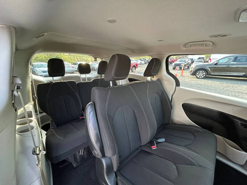 2021 Chrysler Voyager L