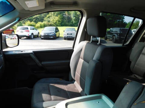 2004 Nissan Armada SE