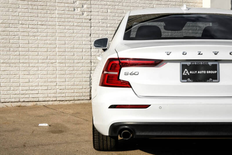 2020 Volvo S60 T5 Momentum
