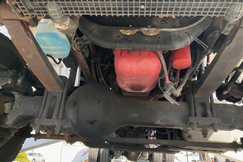 2013 Freightliner M2 106