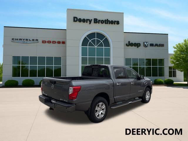 2017 Nissan Titan SV