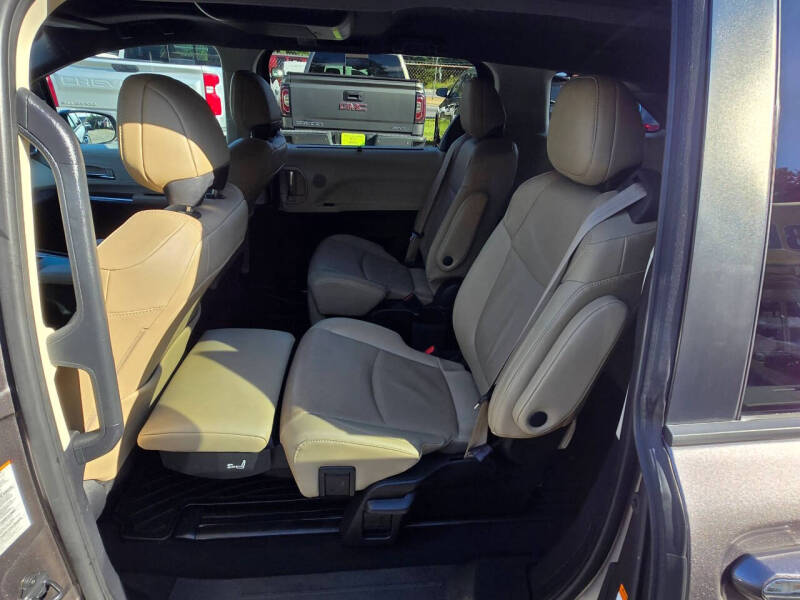 2021 Toyota Sienna Limited 7-Passenger
