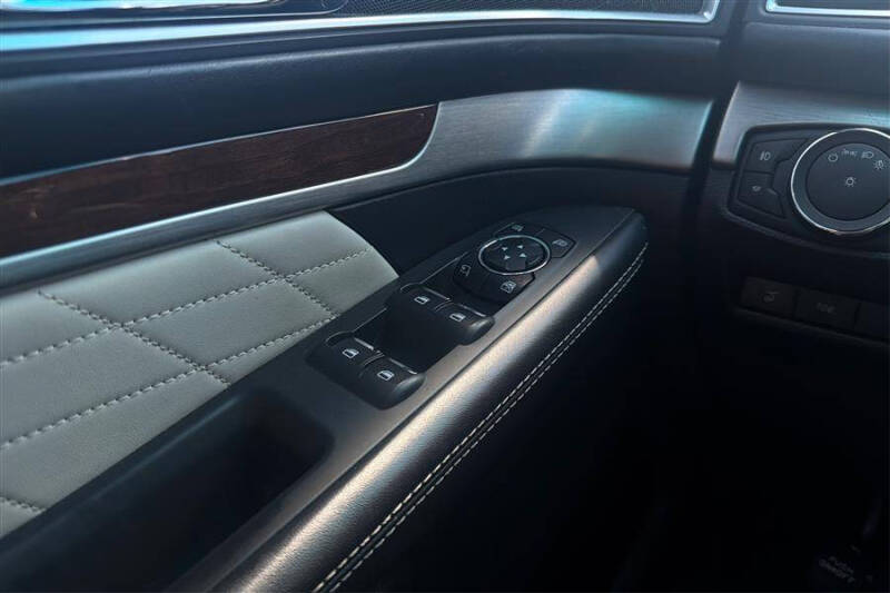 2017 Ford Explorer Platinum