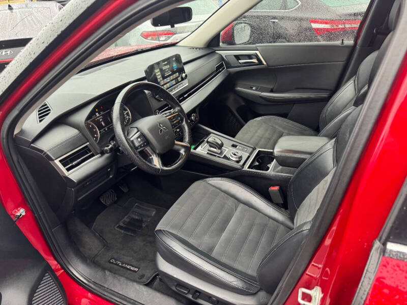 2022 Mitsubishi Outlander SE