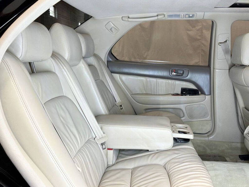 1999 Lexus LS 400