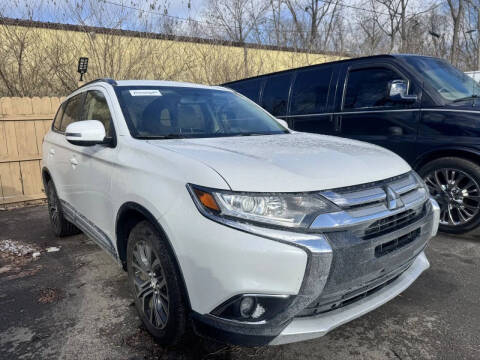 2016 Mitsubishi Outlander SE