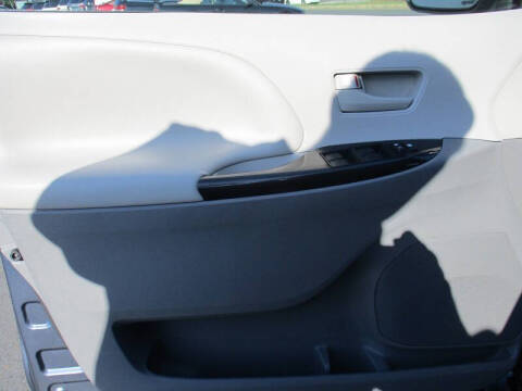 2014 Toyota Sienna LE 7-Passenger