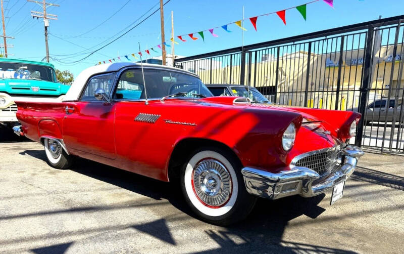 1957 Ford Thunderbird