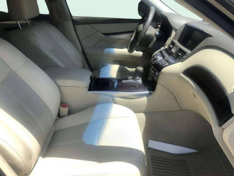 2013 Infiniti M37