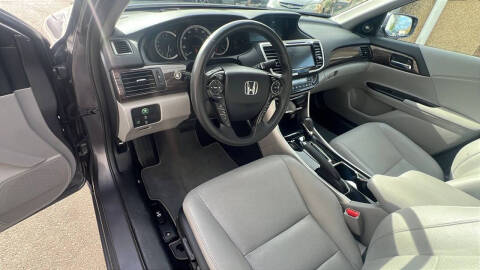 2017 Honda Accord EX-L w/Navi w/Honda Sensing