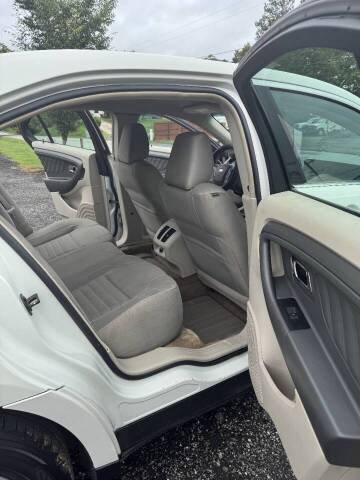 2012 Ford Taurus SE
