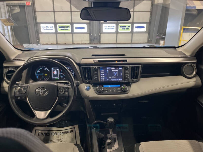 2017 Toyota RAV4 Hybrid XLE