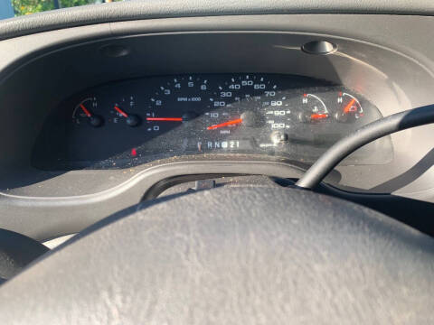 2005 Ford E-Series E-350 SD XLT