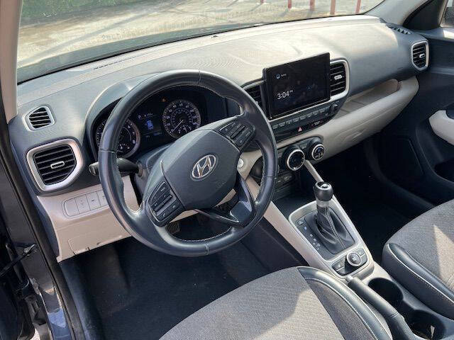 2022 Hyundai Venue SEL