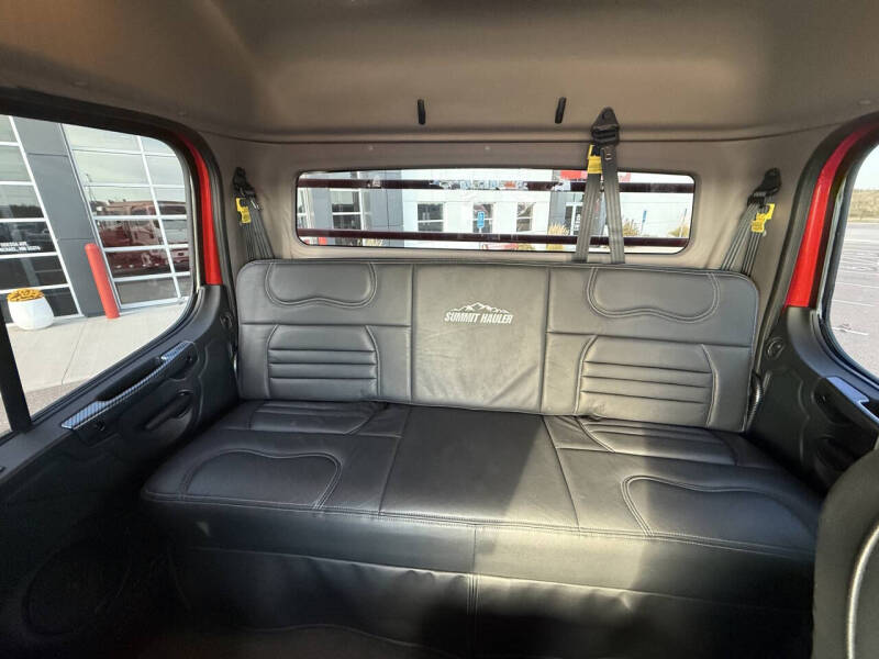 2023 Freightliner M2 106