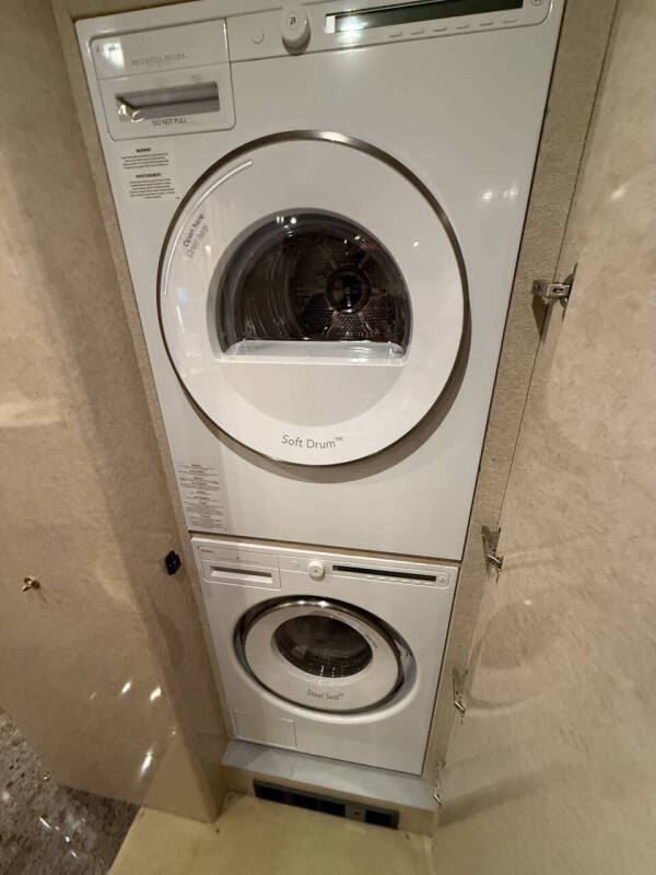 2001 Prevost Marathon