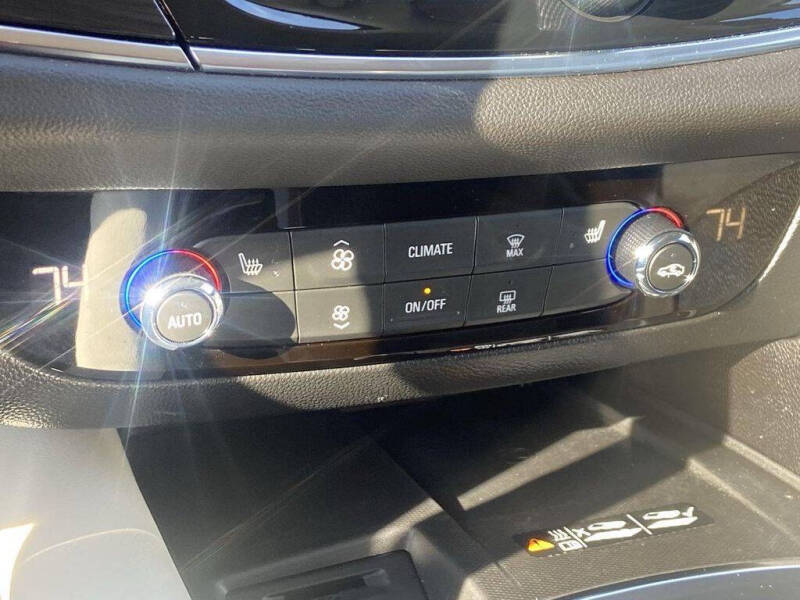 2022 Buick Enclave Essence