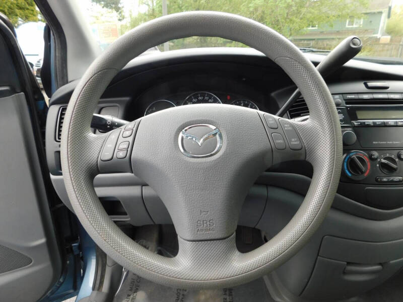 2004 Mazda MPV LX