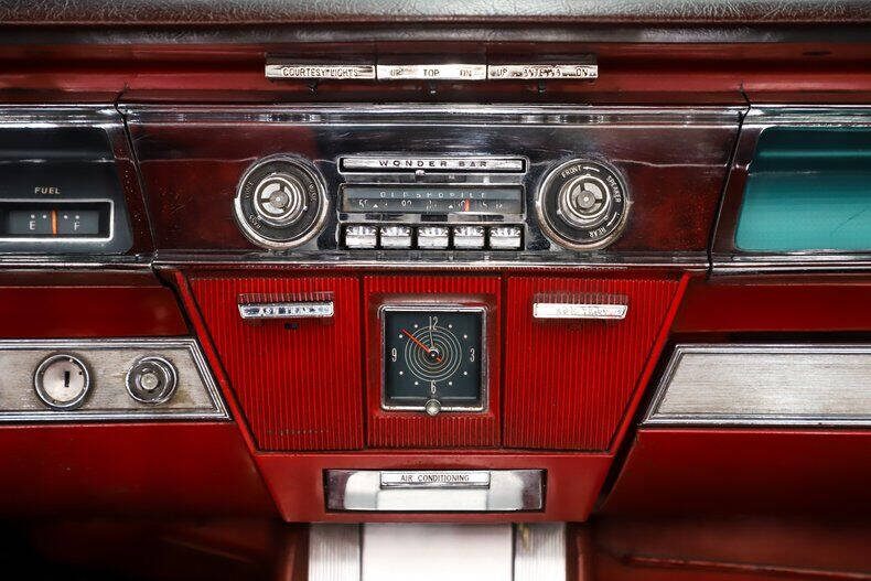 1962 Oldsmobile Starfire