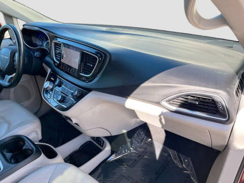 2018 Chrysler Pacifica Touring L Plus