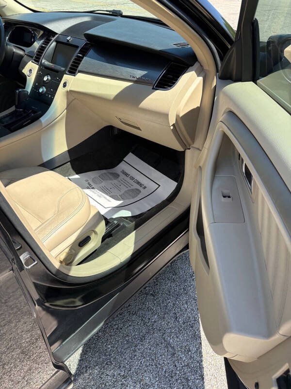 2015 Ford Taurus SEL