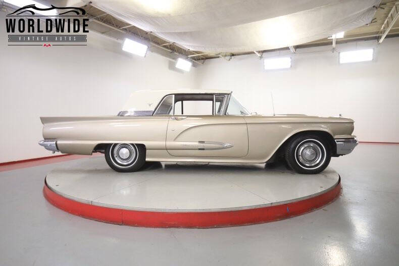 1959 Ford Thunderbird