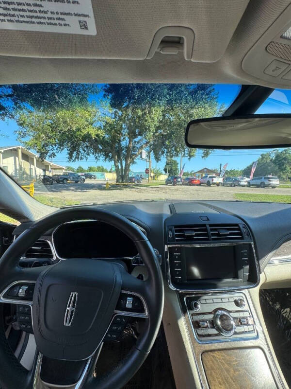2018 Lincoln Continental Select
