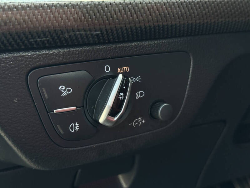 2018 Audi SQ5 3.0T quattro Premium Plus