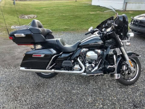 2014 Harley Davidson  FLHTK Ultra glide for sale at Martin Auto Sales in West Alexander PA