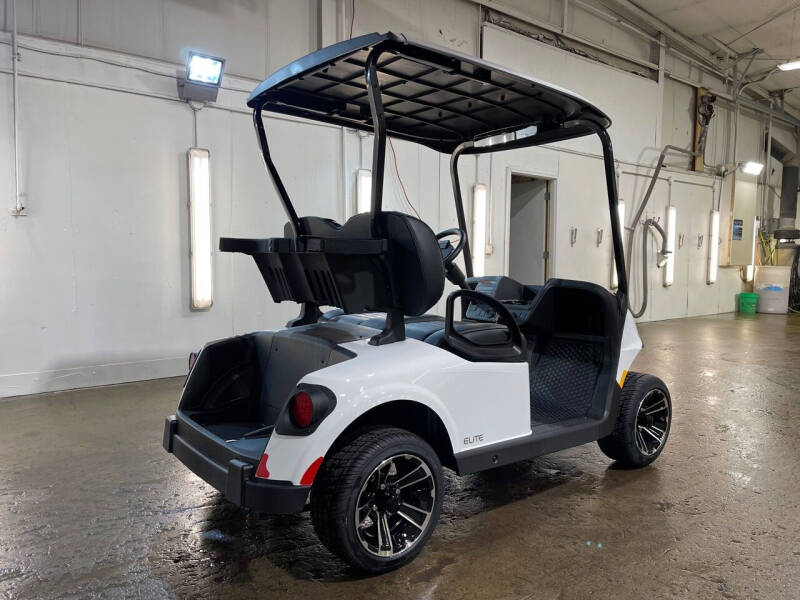 2024 E-Z-GO Freedom RXV ELiTE Lithium