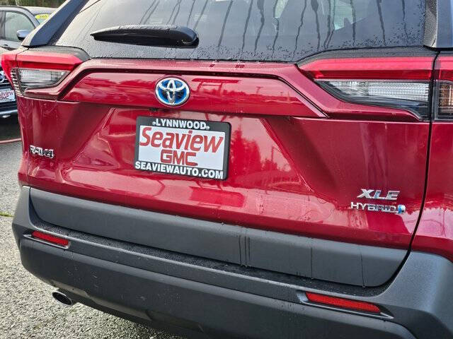 2020 Toyota RAV4 Hybrid XLE