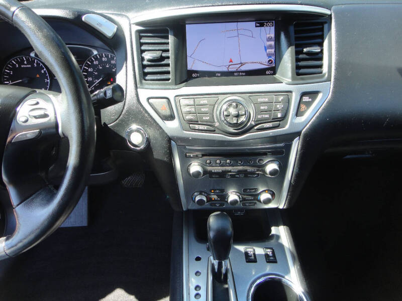 2018 Nissan Pathfinder SL