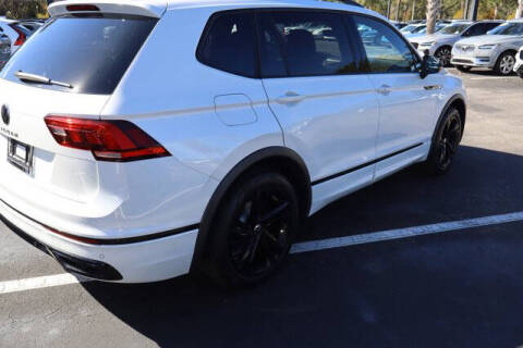 2023 Volkswagen Tiguan SE R-Line Black