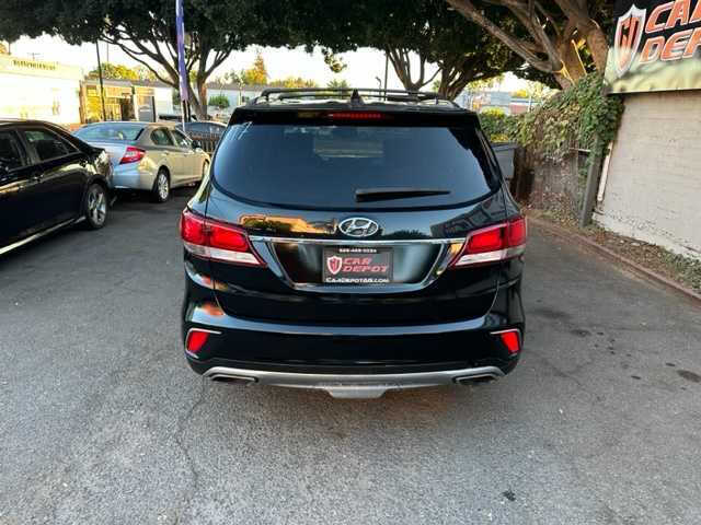 2017 Hyundai Santa Fe SE