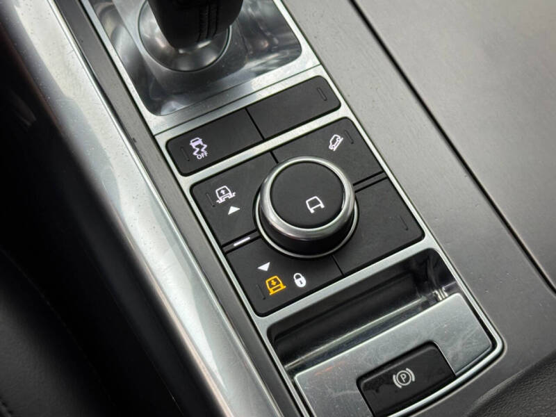 2022 Land Rover Range Rover Sport SE