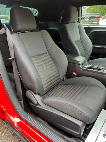 2014 Dodge Challenger SXT Plus