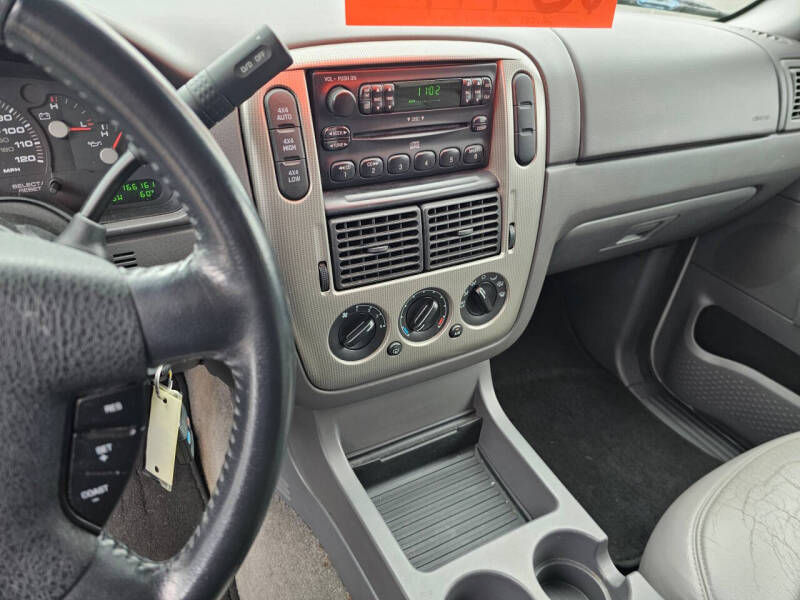 2004 Ford Explorer XLT
