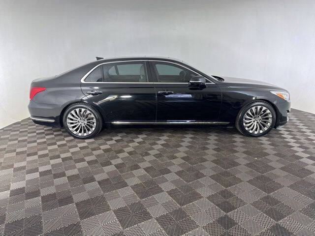 2017 Genesis G90