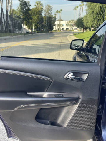 2018 Dodge Journey Crossroad