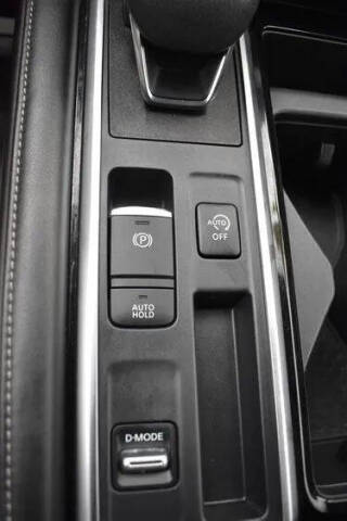 2023 Nissan Pathfinder SV