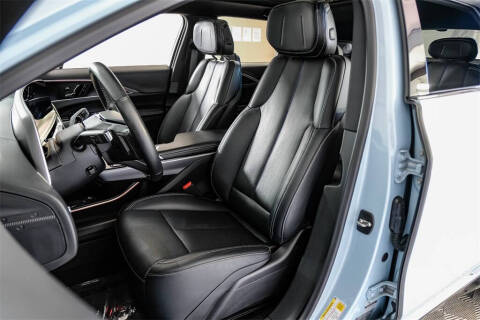 2024 Cadillac LYRIQ Luxury 1