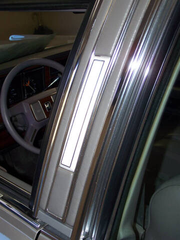 1988 Lincoln Town Car Signature