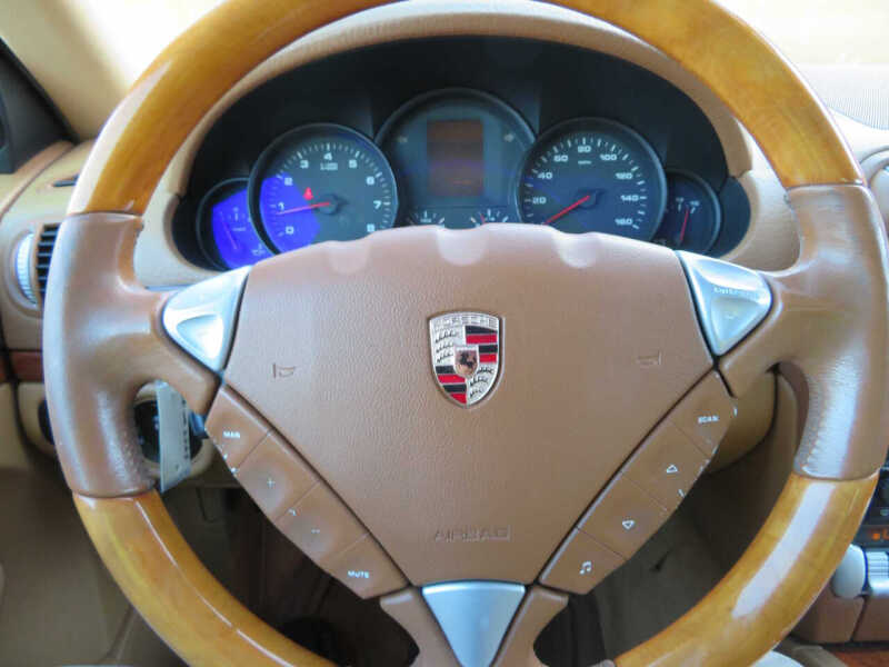 2004 Porsche Cayenne Tiptronic