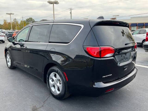 2017 Chrysler Pacifica LX