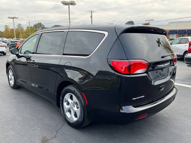 2017 Chrysler Pacifica LX