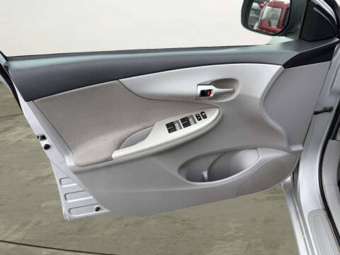 2011 Toyota Corolla LE