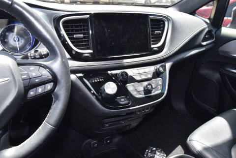 2021 Chrysler Pacifica Touring L