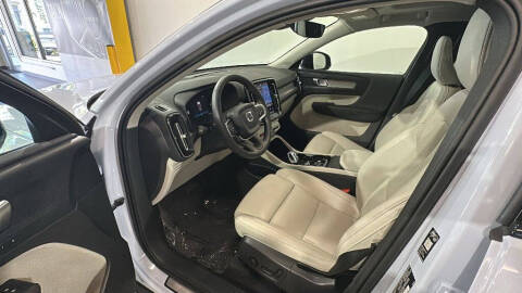 2026 Volvo XC40 B5 Plus